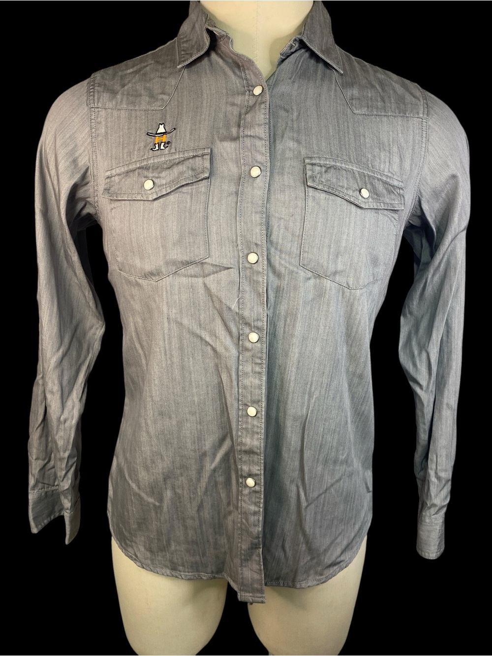Magellan Outdoors Gray Western Snap Shirt with Chest Embroidery Men’s Medium